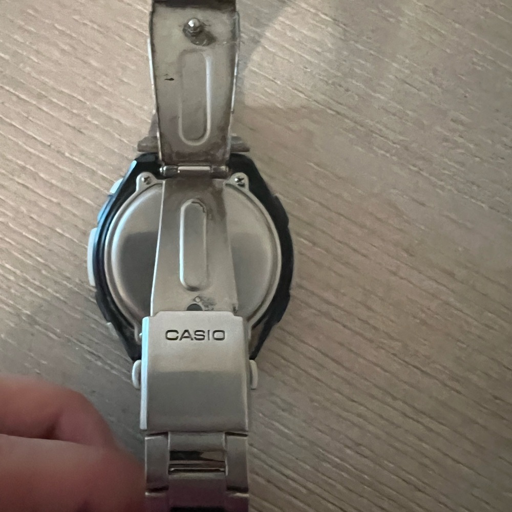Casio Silver Digital Watch - Picture 4 of 6
